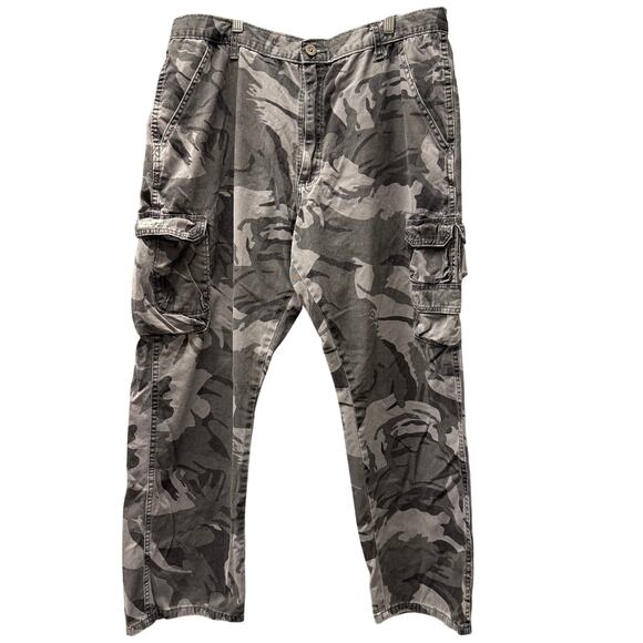 Wrangler Cargo Pants Mens 38x30 (38x29 ACTUAL) Relaxed Straight Black Gray Camo - Picture 2 of 8